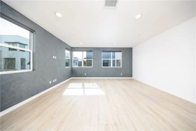 967 N Divino Privado 13, Ontario, CA 91764