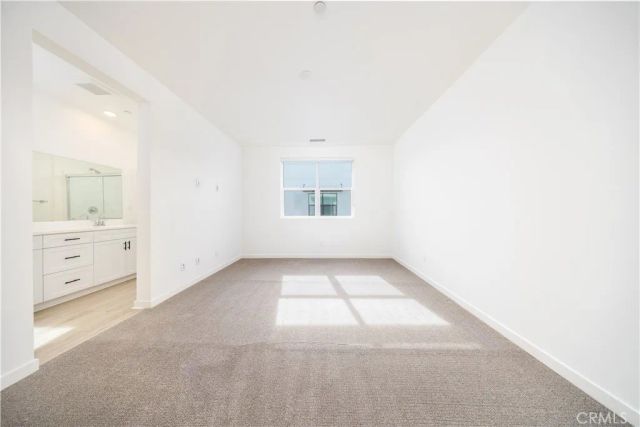 967 N Divino Privado 13, Ontario, CA 91764