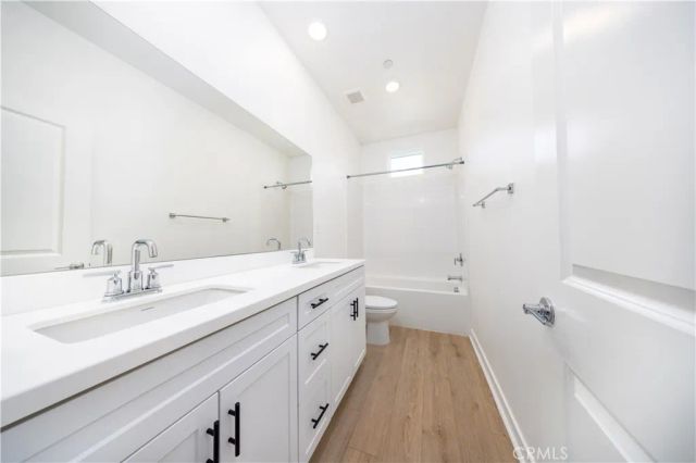 967 N Divino Privado 13, Ontario, CA 91764