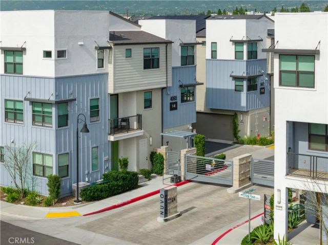 967 N Divino Privado 13, Ontario, CA 91764