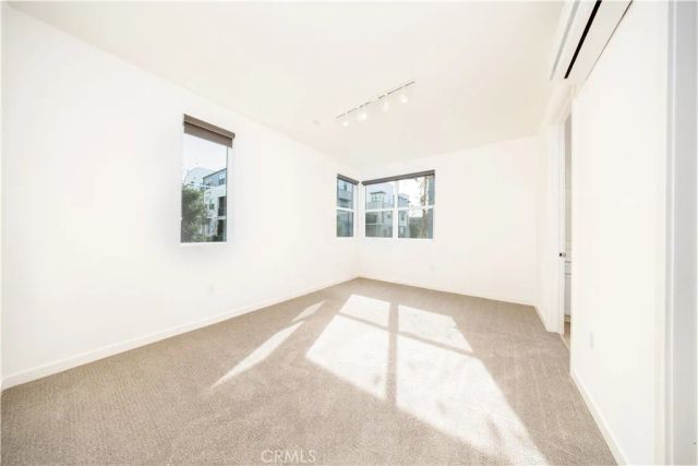 967 N Divino Privado 13, Ontario, CA 91764