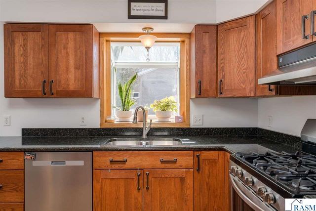 1575 Sharon Drive, North Mankato, MN 56003