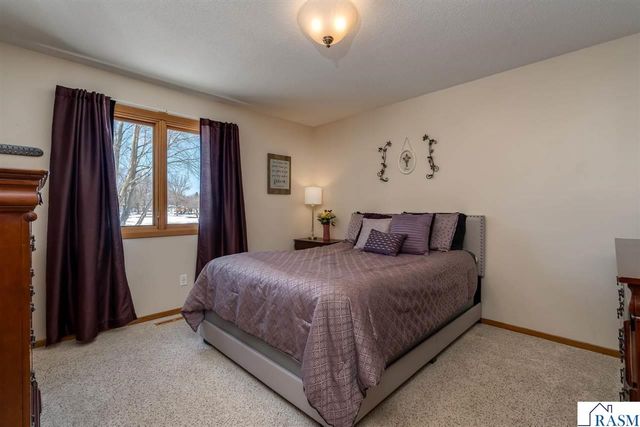 1575 Sharon Drive, North Mankato, MN 56003