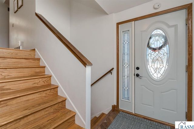 1575 Sharon Drive, North Mankato, MN 56003