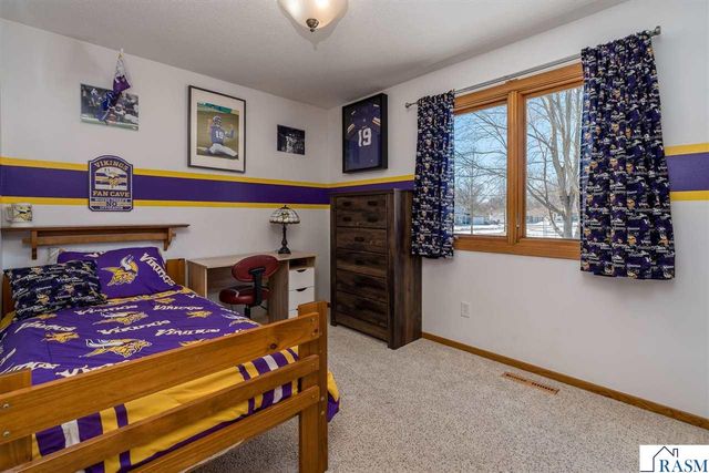 1575 Sharon Drive, North Mankato, MN 56003