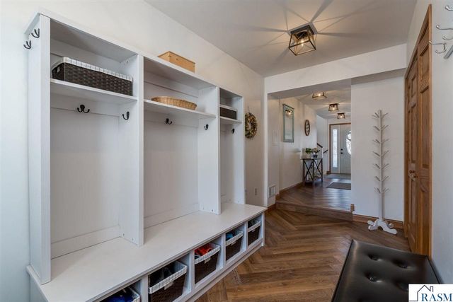 1575 Sharon Drive, North Mankato, MN 56003