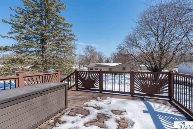 1575 Sharon Drive, North Mankato, MN 56003