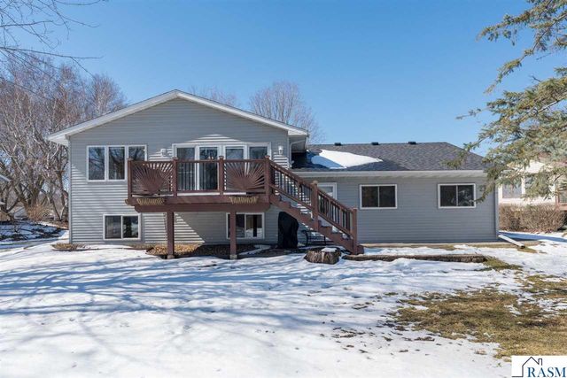 1575 Sharon Drive, North Mankato, MN 56003