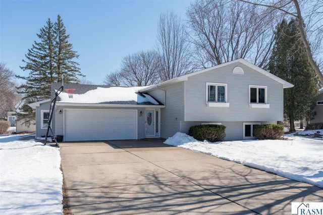 1575 Sharon Drive, North Mankato, MN 56003