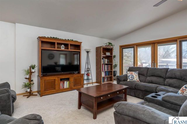 1575 Sharon Drive, North Mankato, MN 56003