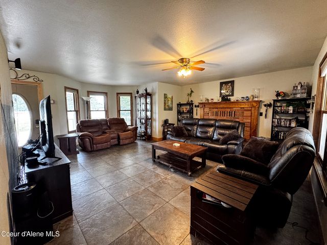1264 W Garwood RD, Rathdrum, ID 83858
