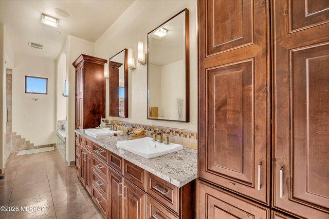 12797 N Sorrel Stallion Place, Marana, AZ 85658