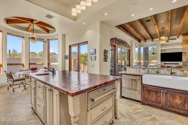 12797 N Sorrel Stallion Place, Marana, AZ 85658