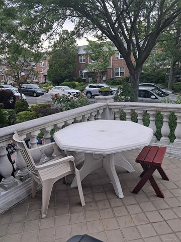 6064 70th Street, Maspeth, NY 11378