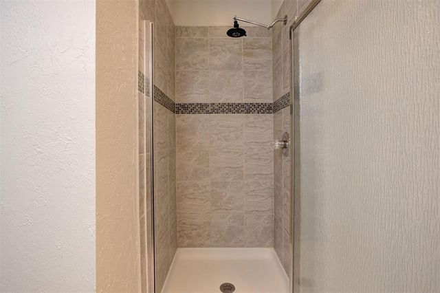 9021 N Rockwell Drive, Oklahoma City, OK 73132