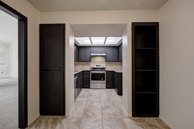 9021 N Rockwell Drive, Oklahoma City, OK 73132