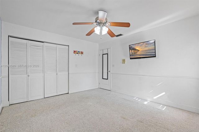18805 W Lake Drive 18805, Hialeah, FL 33015