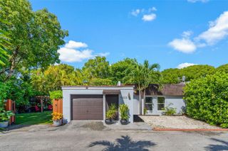 18805 W Lake Drive 18805, Hialeah, FL 33015