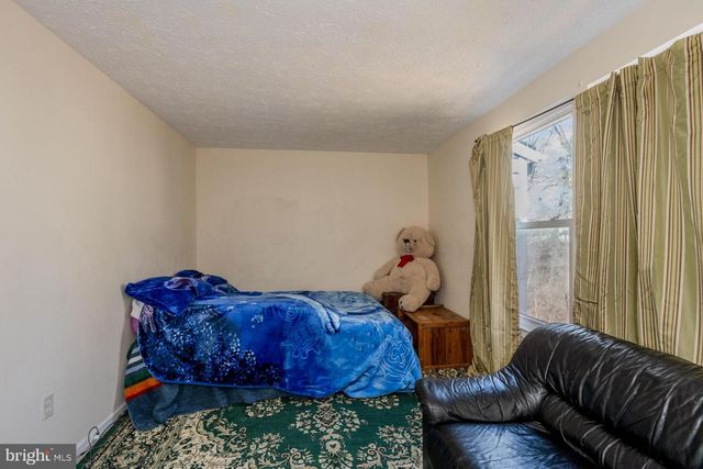 14636 OLDE KENT RD, Centreville, VA 20120