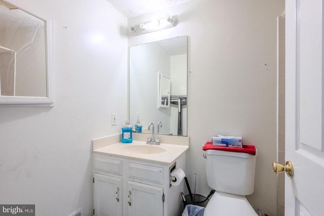 14636 OLDE KENT RD, Centreville, VA 20120