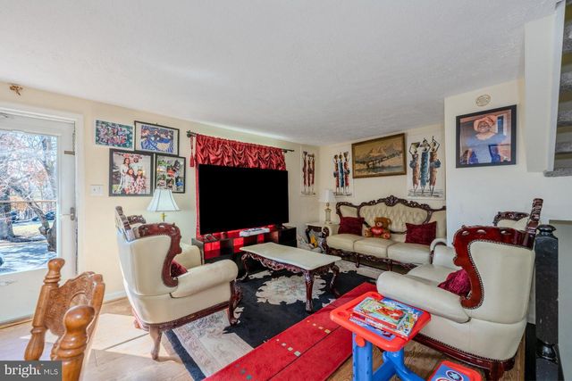 14636 OLDE KENT RD, Centreville, VA 20120