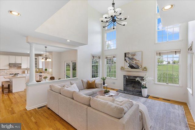 17 SPYGLASS RD, Skillman, NJ 08558