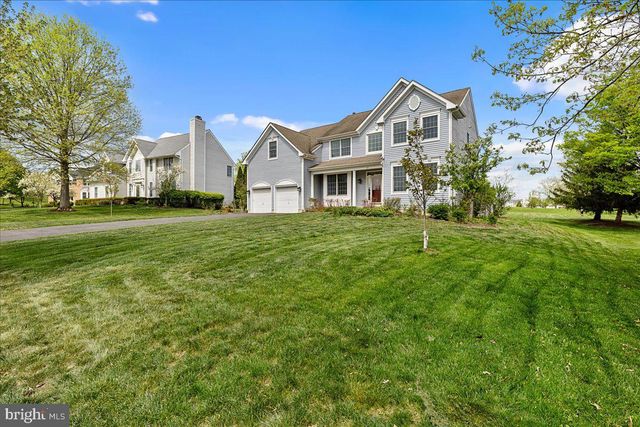 17 SPYGLASS RD, Skillman, NJ 08558