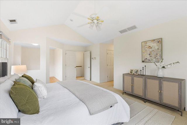 17 SPYGLASS RD, Skillman, NJ 08558