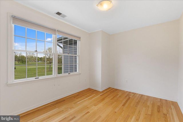 17 SPYGLASS RD, Skillman, NJ 08558