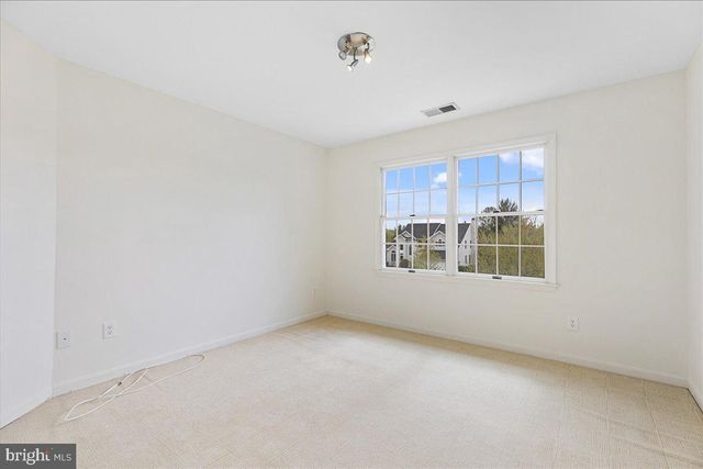 17 SPYGLASS RD, Skillman, NJ 08558