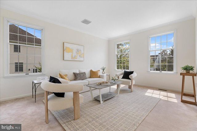 17 SPYGLASS RD, Skillman, NJ 08558