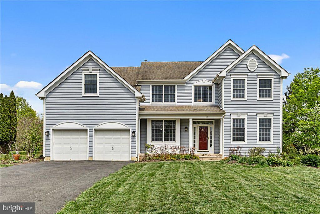 17 SPYGLASS RD, Skillman, NJ 08558