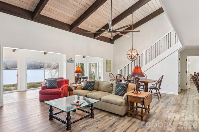 987 Cold Mountain Road, Lake Toxaway, NC 28747