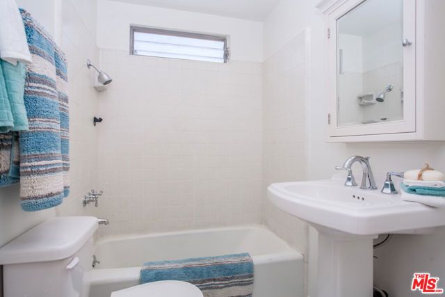 2418 4th Street, Santa Monica, CA 90405