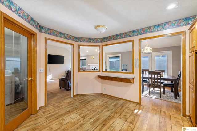 400 Fleetwood Drive, Papillion, NE 68133