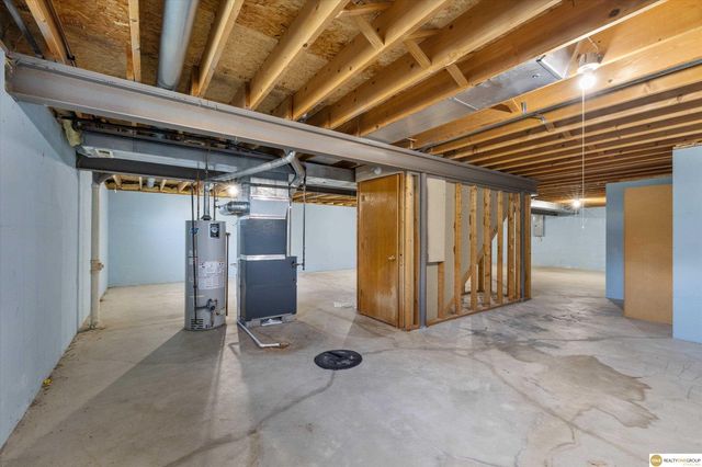 400 Fleetwood Drive, Papillion, NE 68133