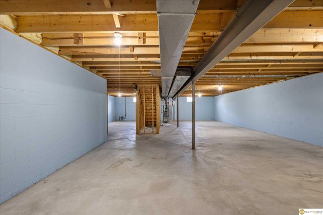 400 Fleetwood Drive, Papillion, NE 68133