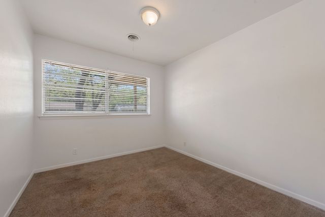 33 Somerset Terrace, Bedford, TX 76022