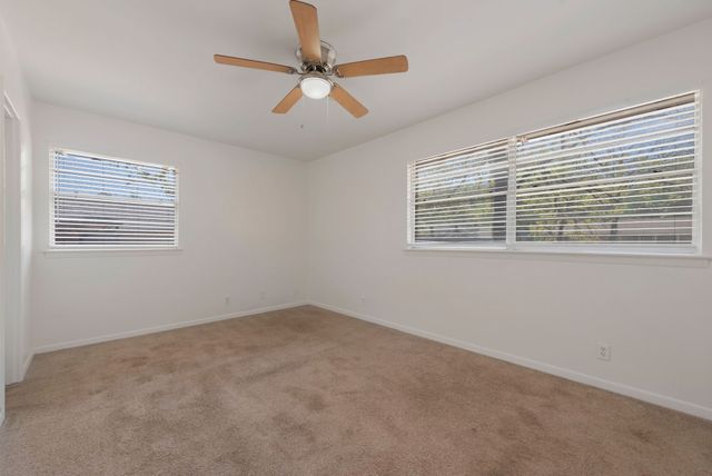 33 Somerset Terrace, Bedford, TX 76022