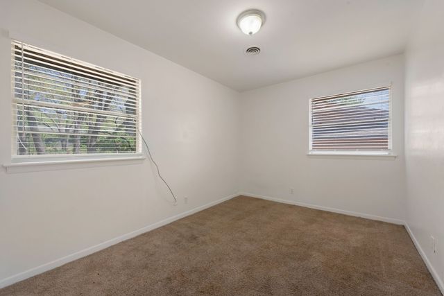 33 Somerset Terrace, Bedford, TX 76022