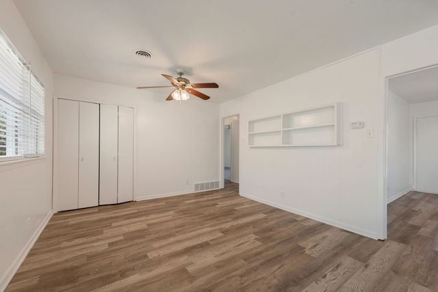 33 Somerset Terrace, Bedford, TX 76022