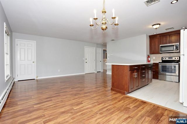 117 S Maple Avenue B, Park Ridge, NJ 07656