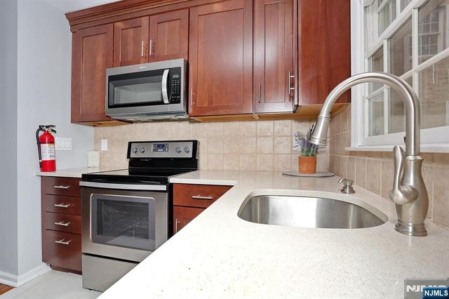 117 S Maple Avenue B, Park Ridge, NJ 07656