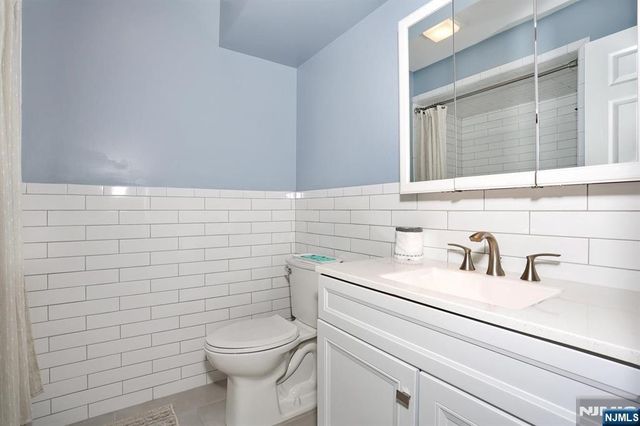 117 S Maple Avenue B, Park Ridge, NJ 07656