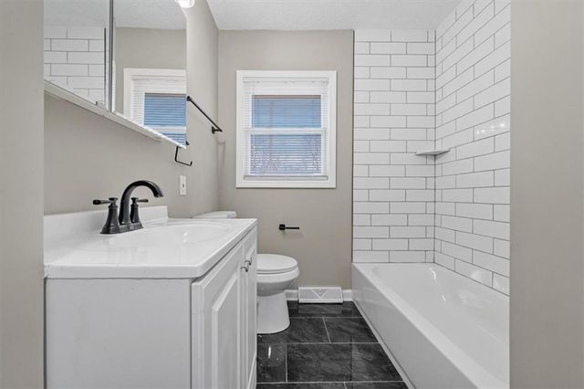 7337 College Avenue, Kansas City, MO 64132