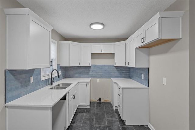 7337 College Avenue, Kansas City, MO 64132