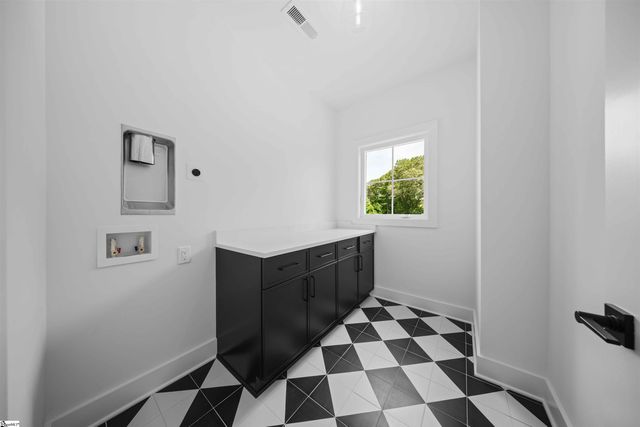 7 Beck Avenue, Greenville, SC 29605