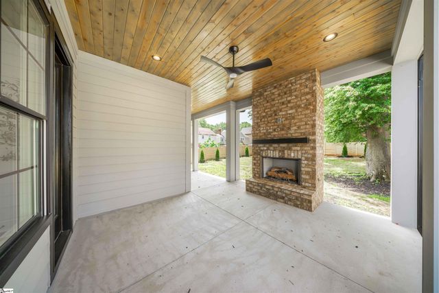 7 Beck Avenue, Greenville, SC 29605