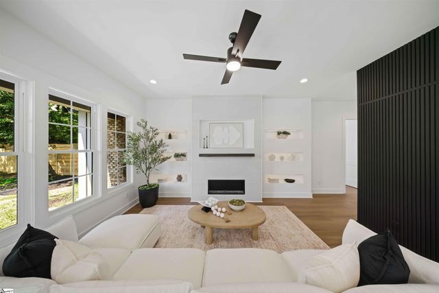 7 Beck Avenue, Greenville, SC 29605
