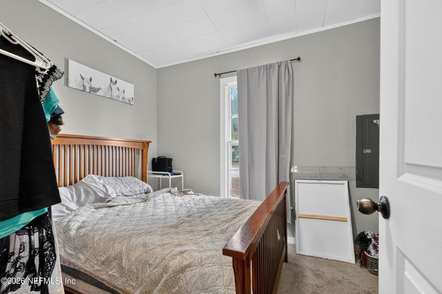 2 N OAKRIDGE Avenue, Green Cove Springs, FL 32043